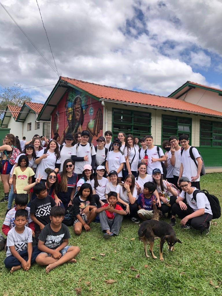 Estudantes do Colégio Universitário visitam aldeia indígena em Imaruí 