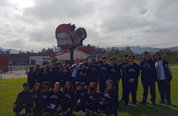 Estudantes do Colégio Universitário realizam visita à empresa Resicolor